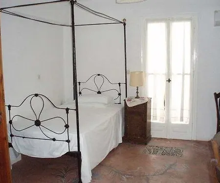 Angelica's Hotel 2*