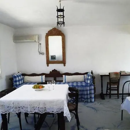 Hotel Angelica's Fry